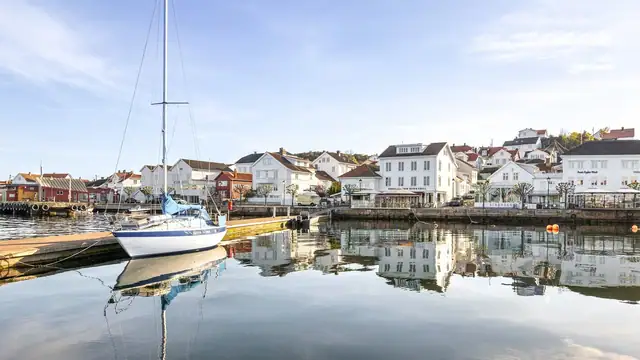 Stranden 2, Risør